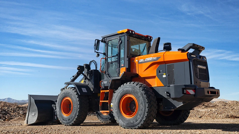 Develon 200TC wheel loader in the sun